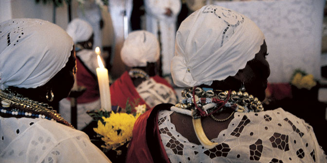 women sThe sisters in traditional head scarves